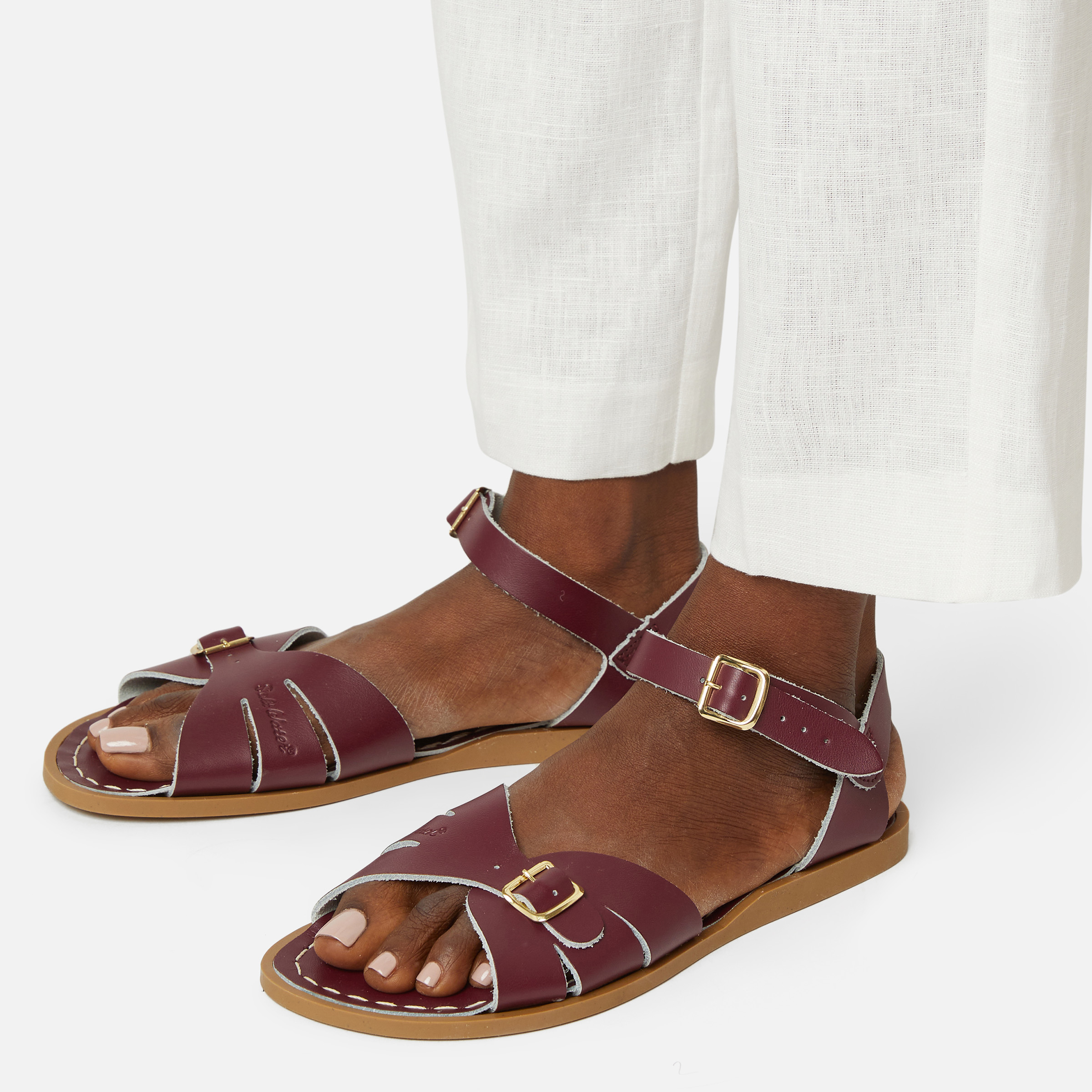 Saltwater sandal sale best sale uk