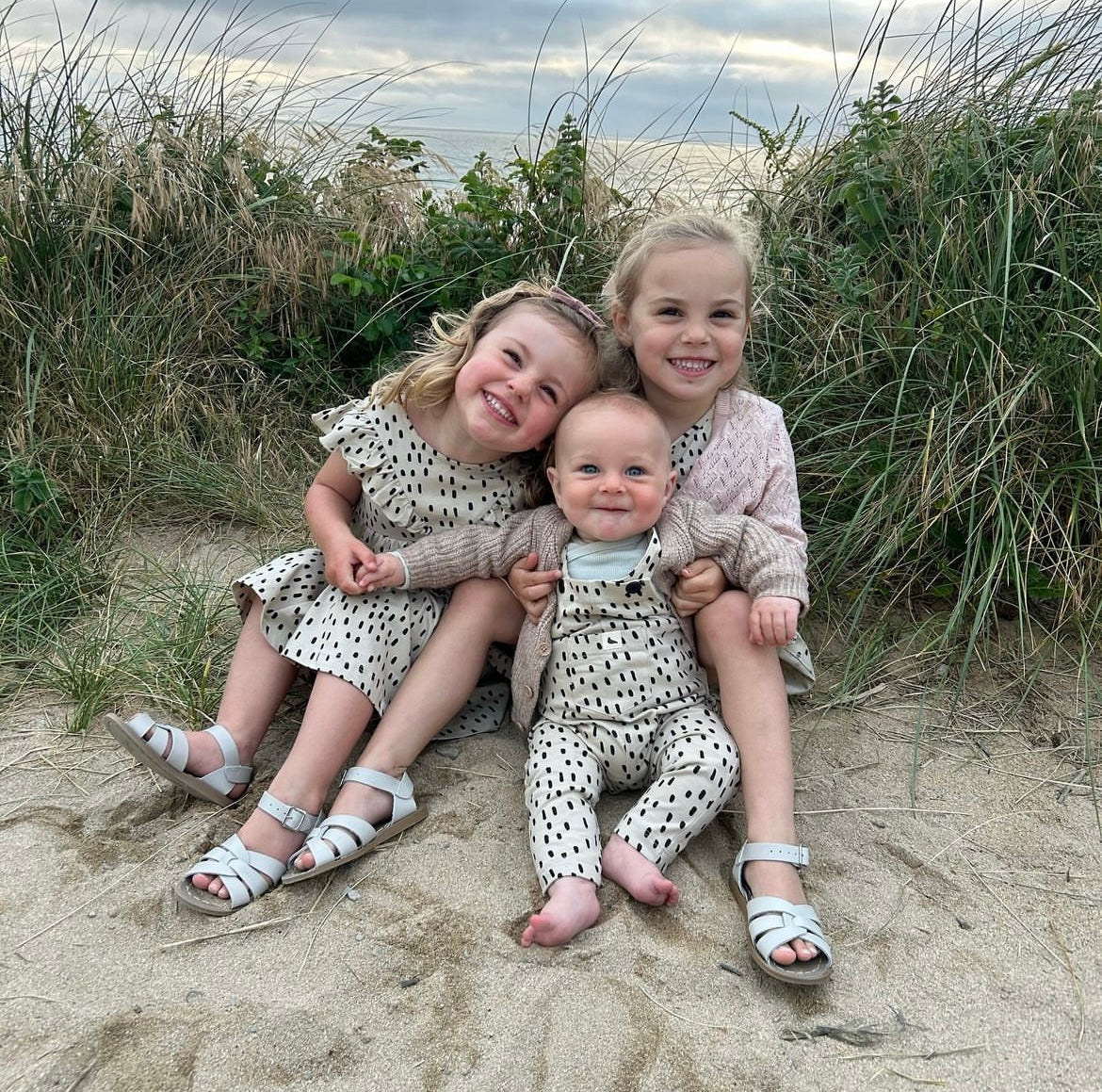 @Mama_and_my_minis_